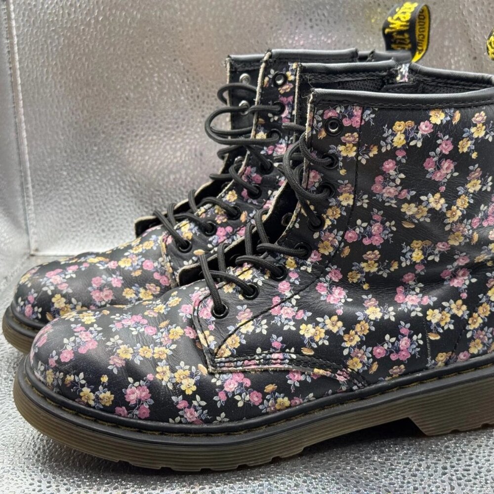 Size 3‎ - Dr. Martens Delaney Black Kids Side Zip Floral Combat Boots SK04F